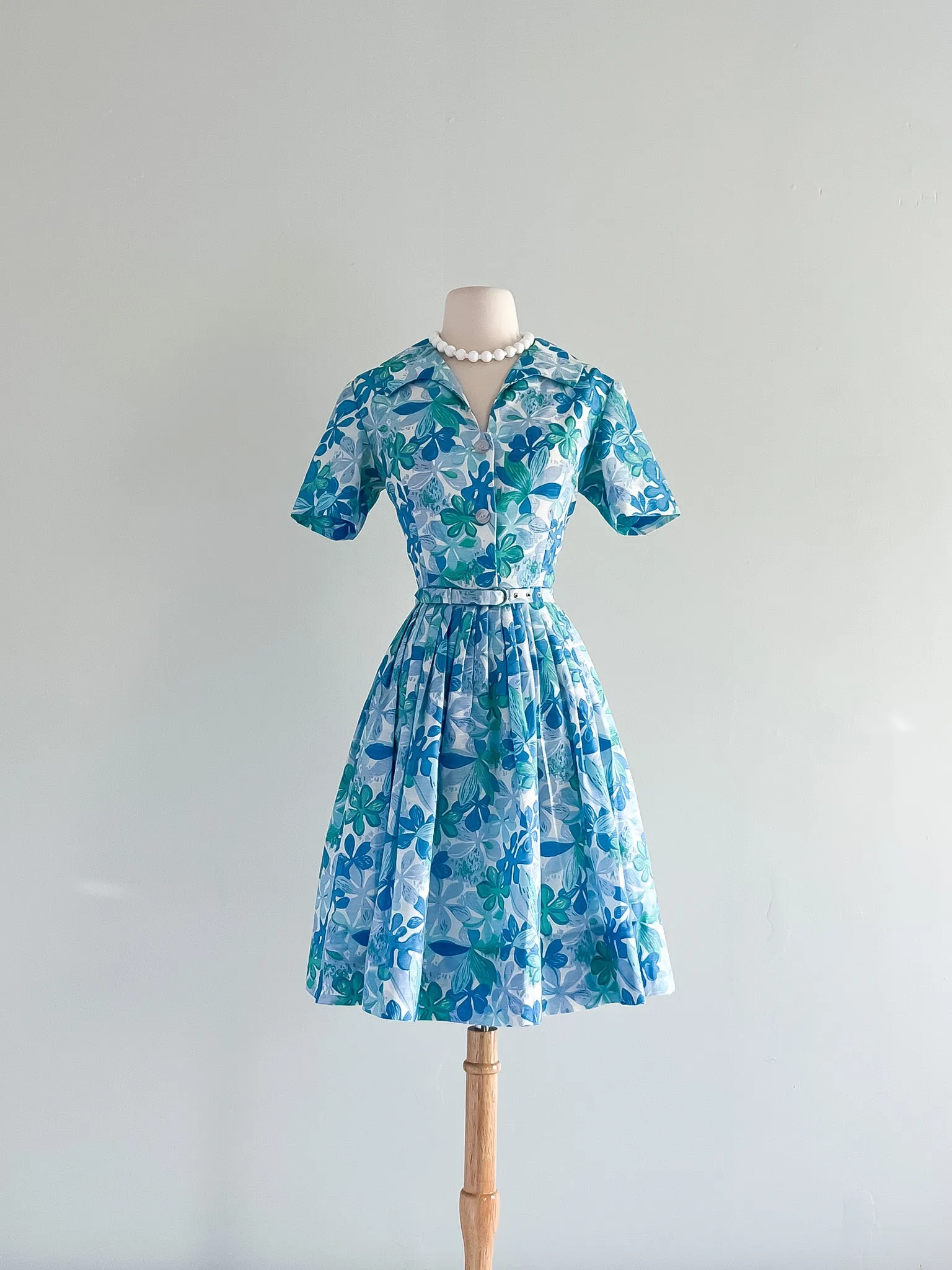 Adorable 1950's Floral Island Print Shirt Dress / Sz SM