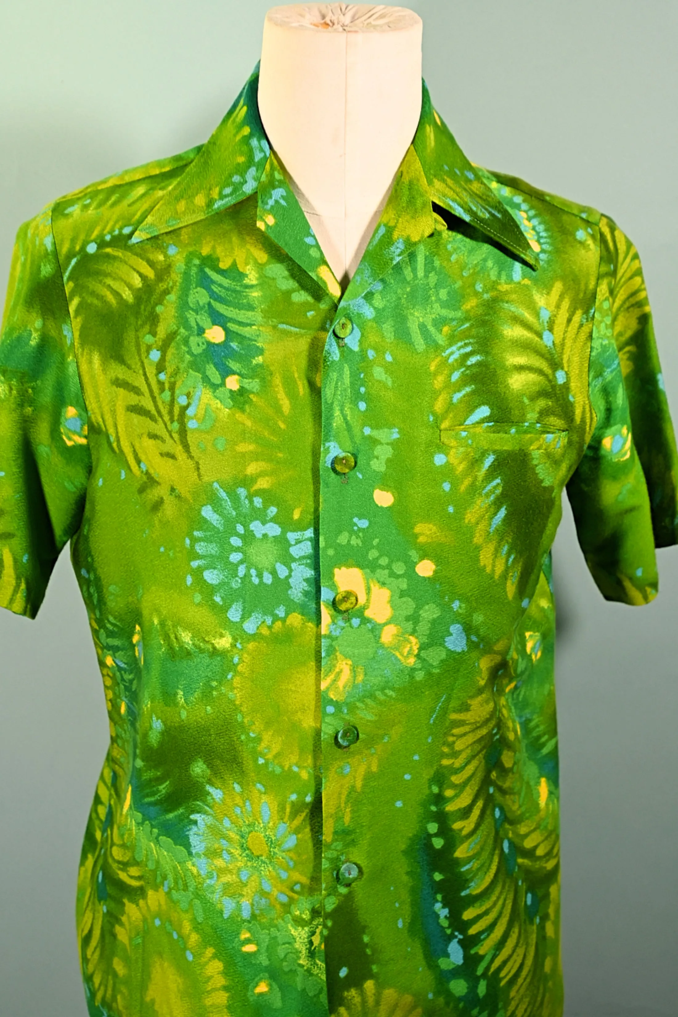 Iolani Exclusive McInery Vintage 60s Hawaiian Shirt, 70s Aloha Shirt S