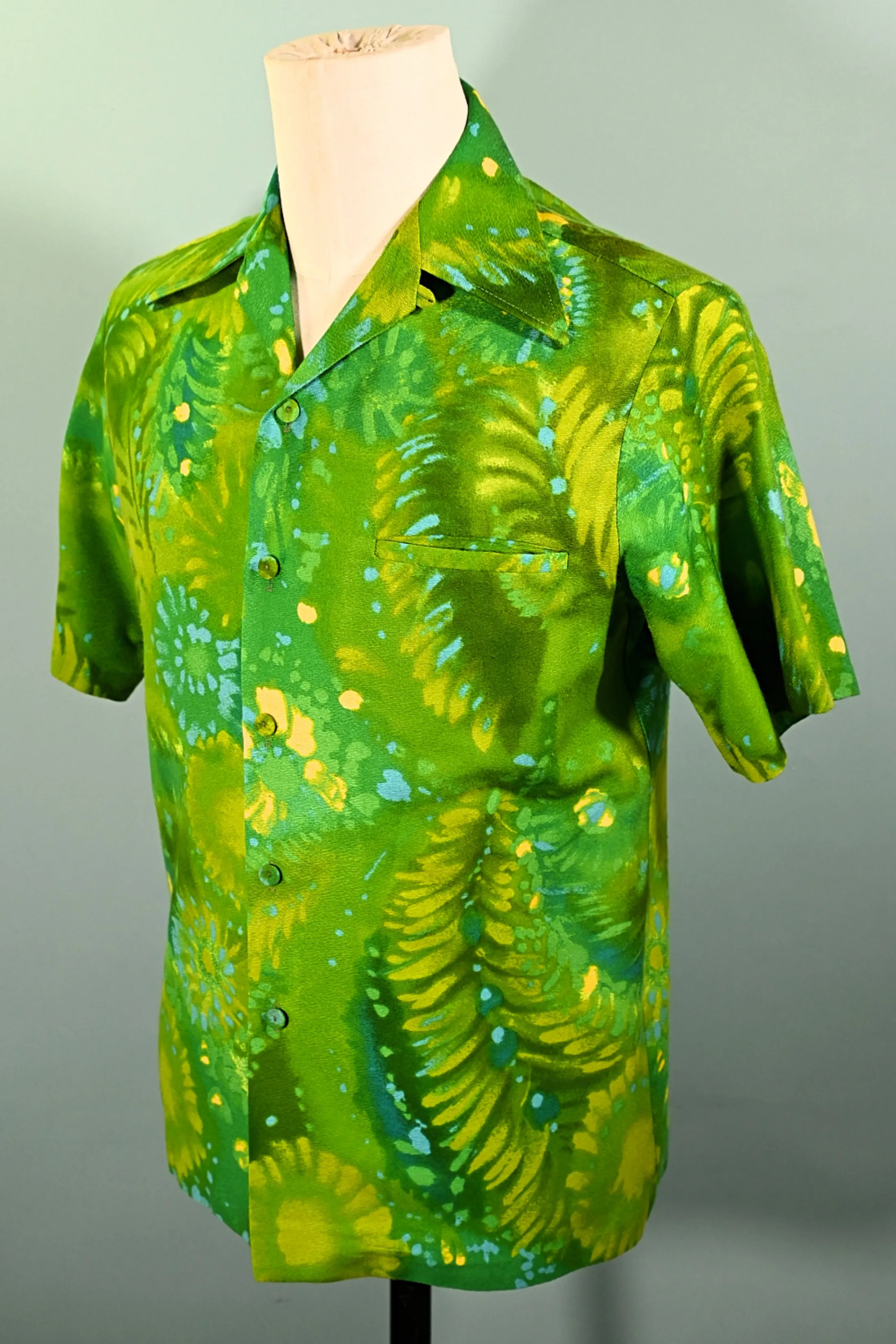 Iolani Exclusive McInery Vintage 60s Hawaiian Shirt, 70s Aloha Shirt S