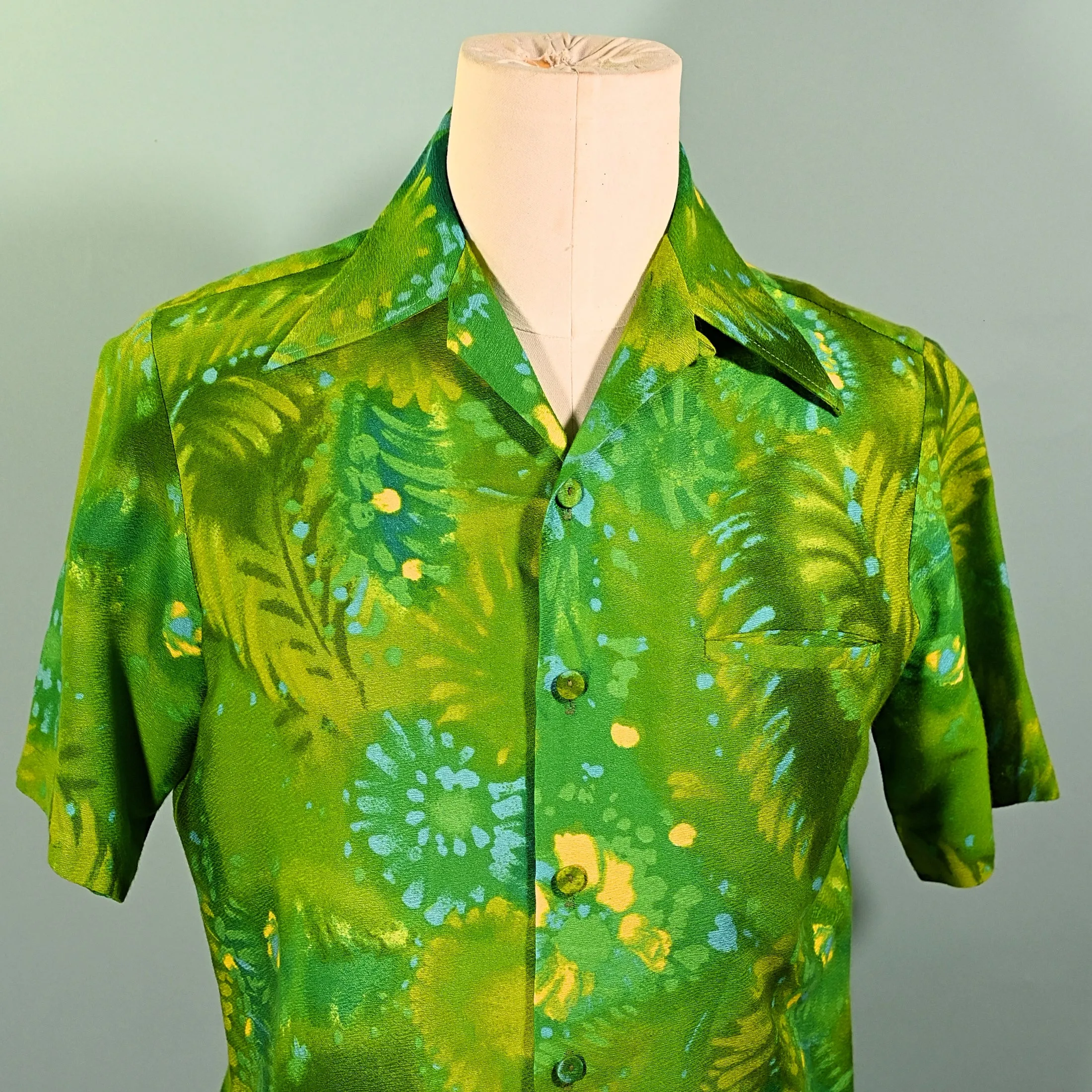 Iolani Exclusive McInery Vintage 60s Hawaiian Shirt, 70s Aloha Shirt S