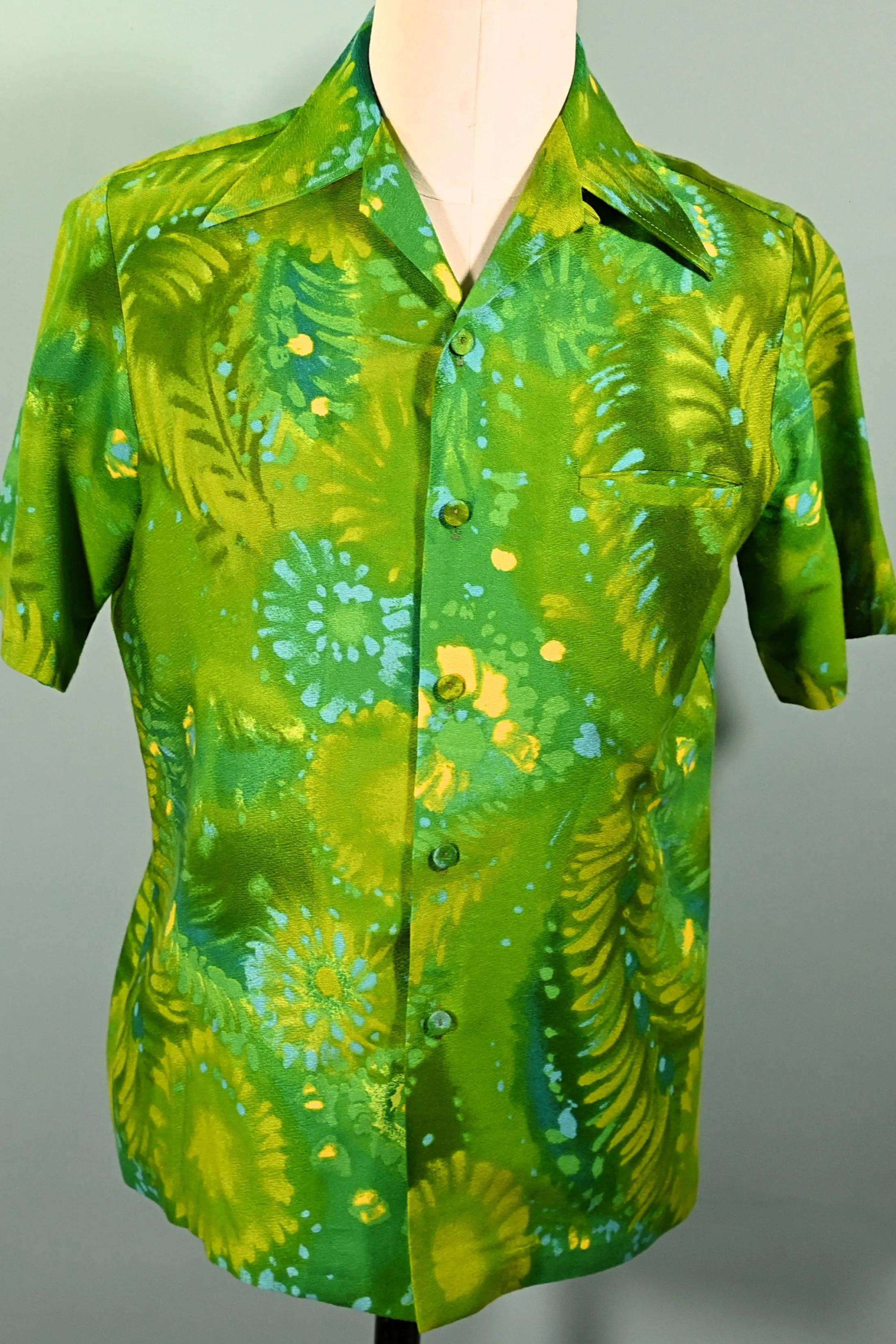 Iolani Exclusive McInery Vintage 60s Hawaiian Shirt, 70s Aloha Shirt S